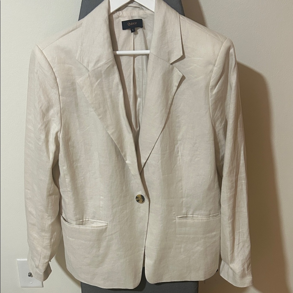 Quince Elegant Off-White Blazer